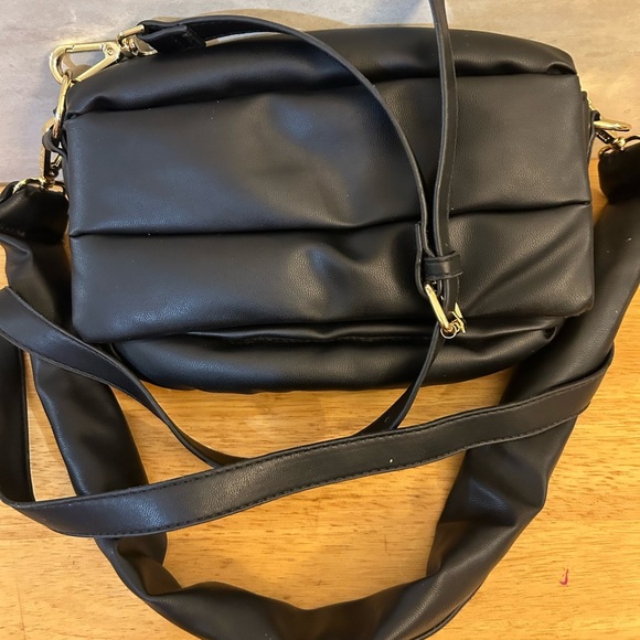 Steve Madden Black Puffer Shoulder Strap/ Crossbody Strap Bag - Picture 15 of 15